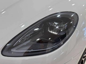 Porsche Macan — photo 5
