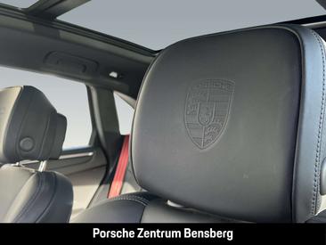 Porsche Macan — photo 27