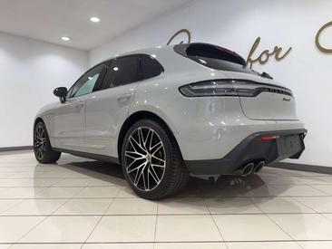 Porsche Macan — photo 12