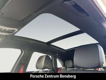Porsche Macan — photo 29