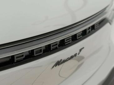 Porsche Macan — photo 14