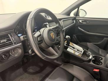 Porsche Macan — photo 16