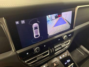 Porsche Macan — photo 19