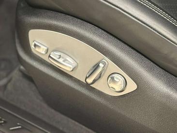 Porsche Macan — photo 20
