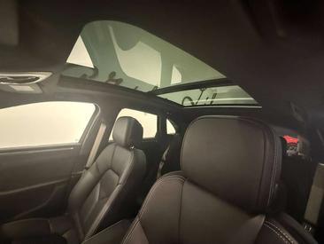 Porsche Macan — photo 22