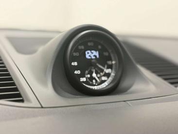 Porsche Macan — photo 25