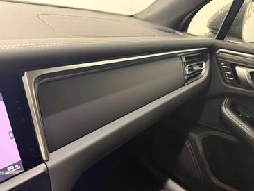 Porsche Macan — photo 26