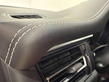 Porsche Macan — photo 27