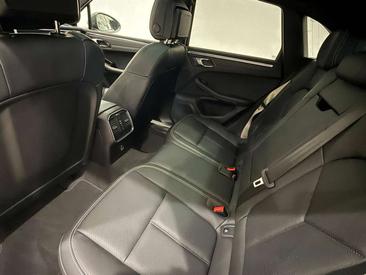 Porsche Macan — photo 29