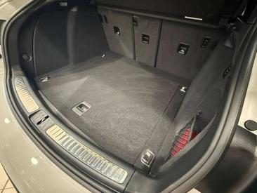 Porsche Macan — photo 31
