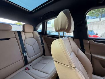 Porsche Macan I S — photo 16