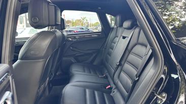 Porsche Macan I S — photo 18
