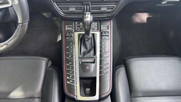 Porsche Macan I S — photo 24