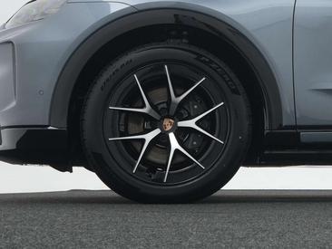 Porsche Cayenne Electric — photo 6