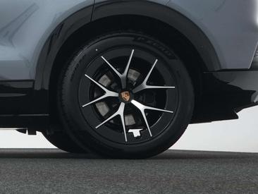 Porsche Cayenne Electric — photo 7