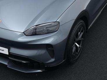 Porsche Cayenne Electric — photo 8