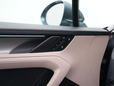 Porsche Cayenne Electric — photo 18