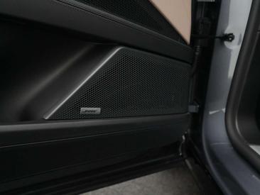 Porsche Cayenne Electric — photo 21