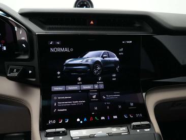 Porsche Cayenne Electric — photo 29
