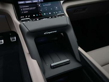 Porsche Cayenne Electric — photo 40
