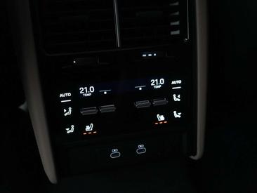 Porsche Cayenne Electric — photo 42