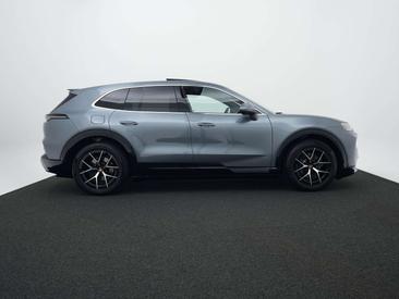 Porsche Cayenne Electric — photo 46