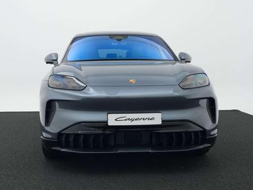 Porsche Cayenne Electric — photo 48