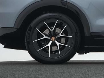 Porsche Cayenne Electric — photo 49