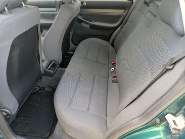 Audi A4 Avant 1.6 — photo 9