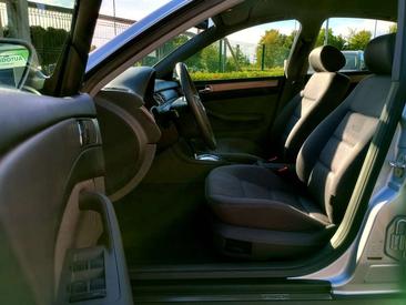 Audi A6 Berline 2.4 — photo 10
