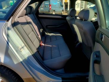 Audi A6 Berline 2.4 — photo 12