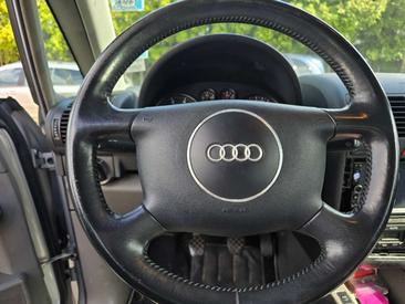 Audi A2 5 Portes 1.4 — photo 9