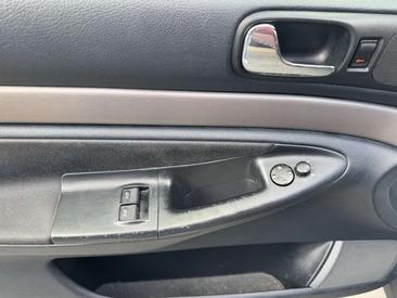 Audi A4 Avant 1.8 — photo 12