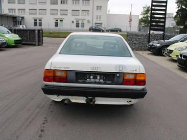 Audi 100 Berline 2.3 E — photo 3