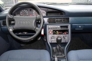 Audi 100 Berline 2.3 E — photo 4
