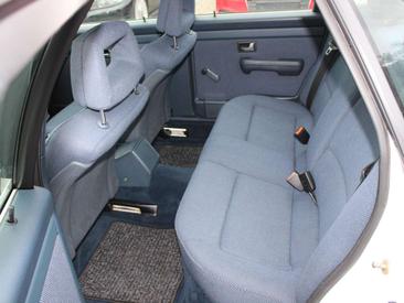 Audi 100 Berline 2.3 E — photo 6