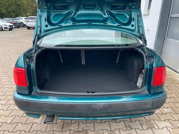 Audi 80 Berline 2.0 E — photo 6