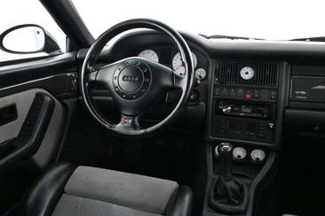 Audi RS2 Avant Black — photo 18