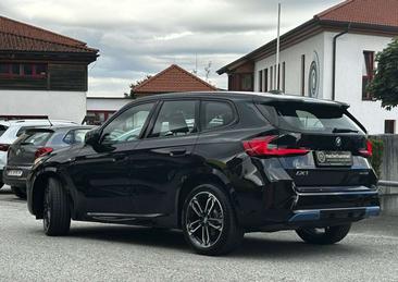 BMW IX1 XDrive30 — photo 3