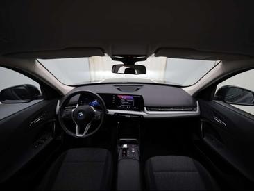 BMW IX1 EDrive20 — photo 6