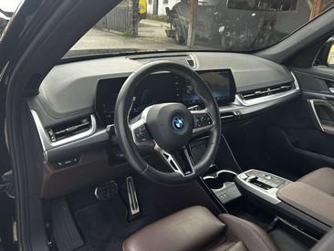 BMW IX1 XDrive30 — photo 7
