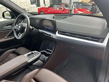 BMW IX1 XDrive30 — photo 8