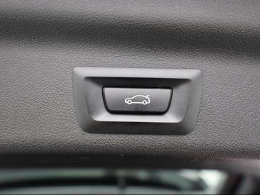 BMW IX1 EDrive20 — photo 16