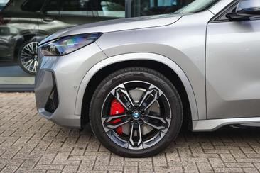 BMW IX1 EDrive20 — photo 3