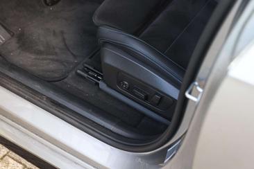 BMW IX1 EDrive20 — photo 12