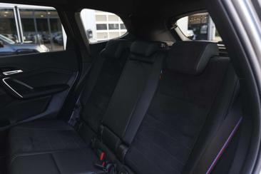BMW IX1 EDrive20 — photo 13