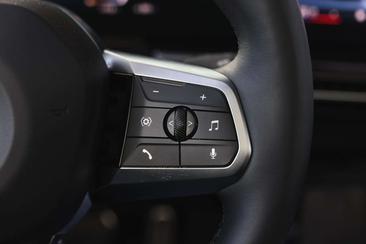 BMW IX1 EDrive20 — photo 16