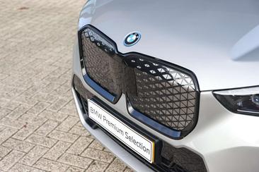 BMW IX1 EDrive20 — photo 27