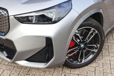 BMW IX1 EDrive20 — photo 28