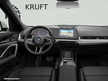 BMW IX1 XDrive30 — photo 4